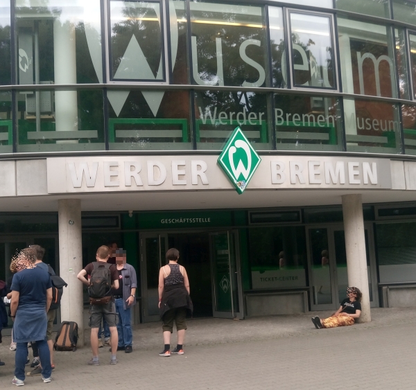 Fassade Weserstadion mit Schriftzug Wuseum